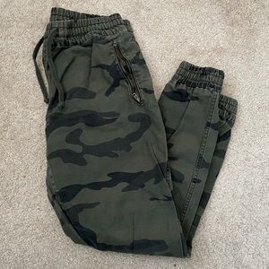 Aritzia cargo pants
